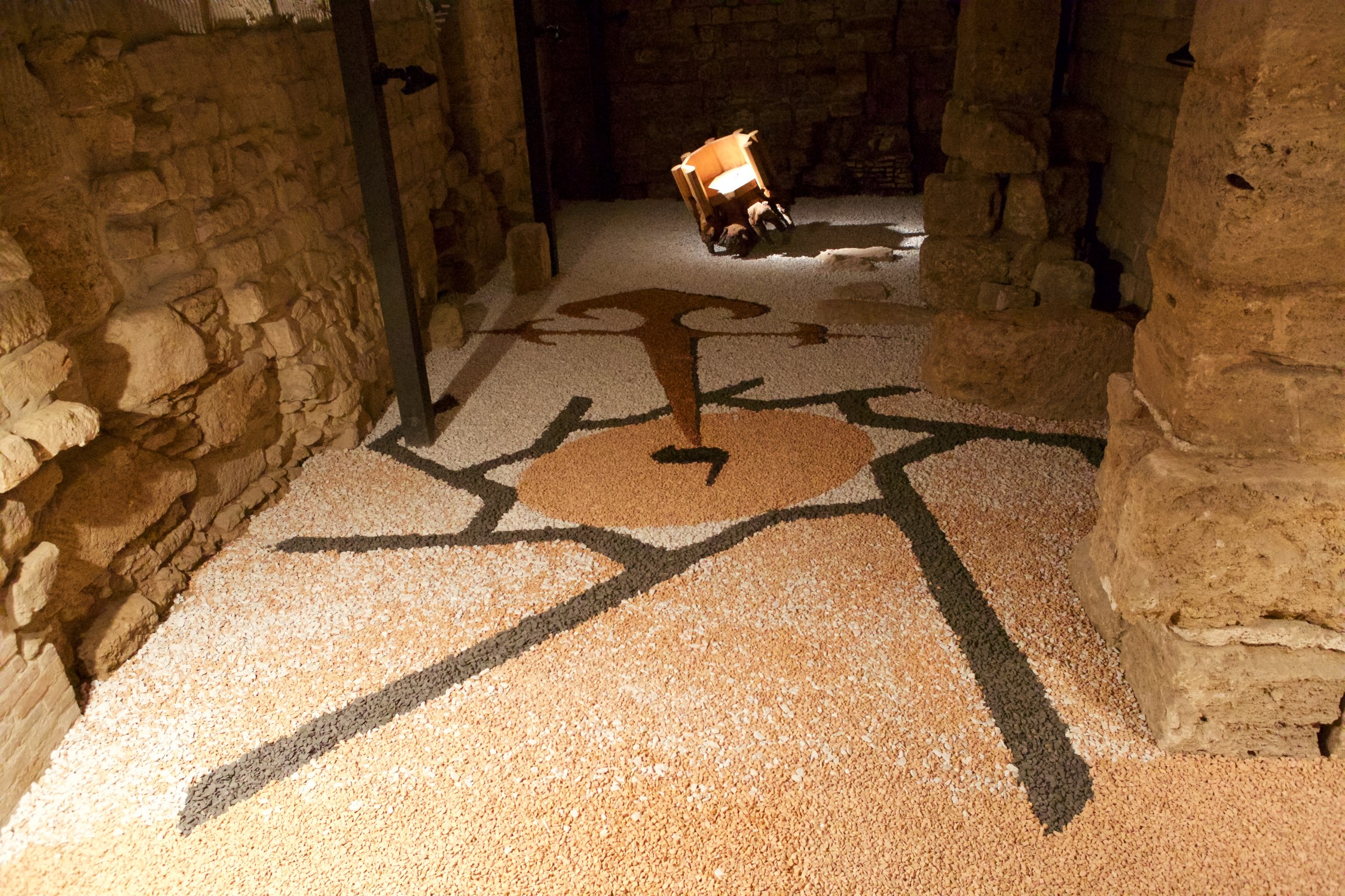 Loor of the Throne Room, stone floor, 2016  ©Max Zarri